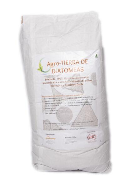 Agro-Tierra de Diatomeas AGROECOLOGY: Solución natural para suelos saludables y control de plagas, sobre fondo blanco impecable. Agricultura sostenible en cada grano.